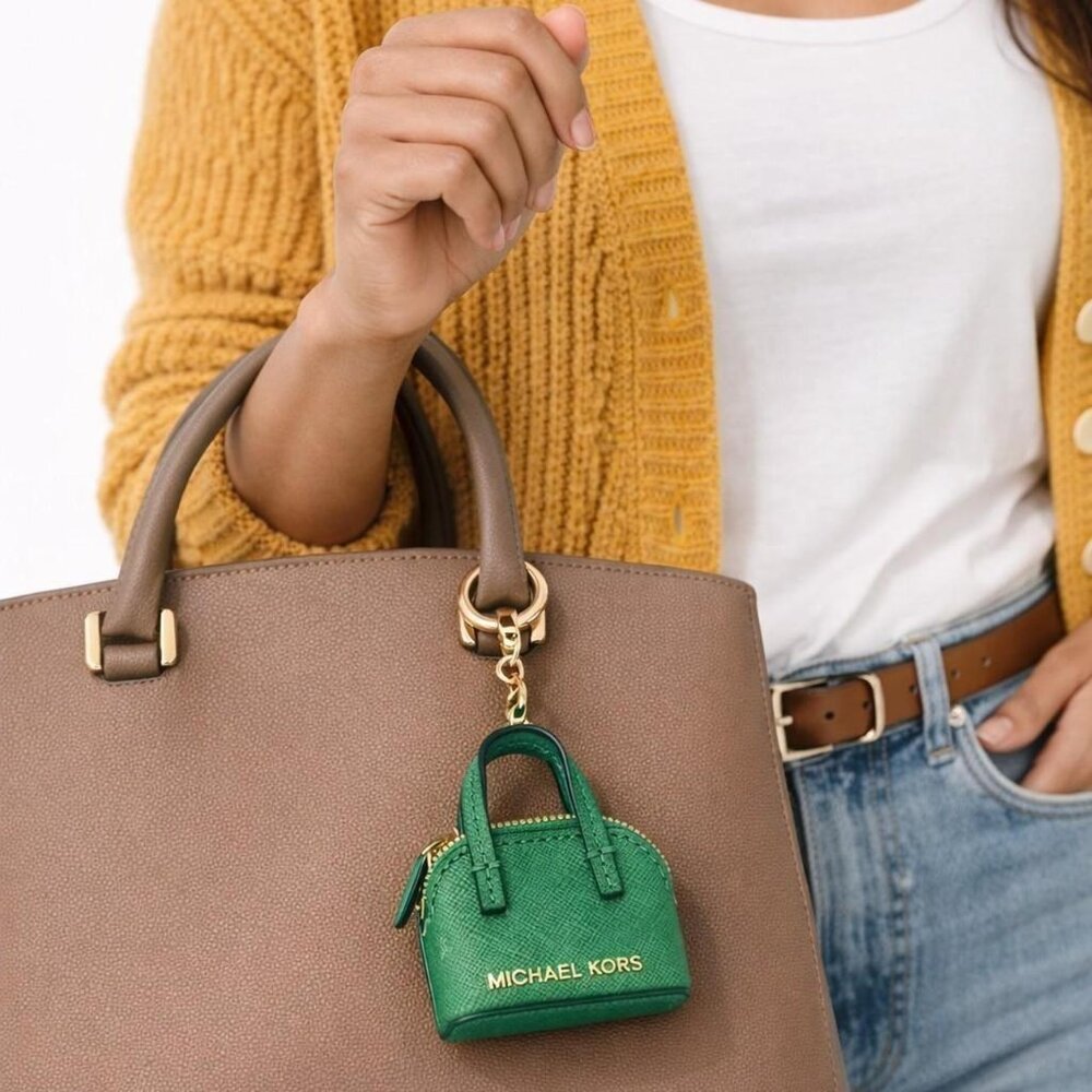 MICHAEL KORS MINI COIN PURSE KEYCHAIN